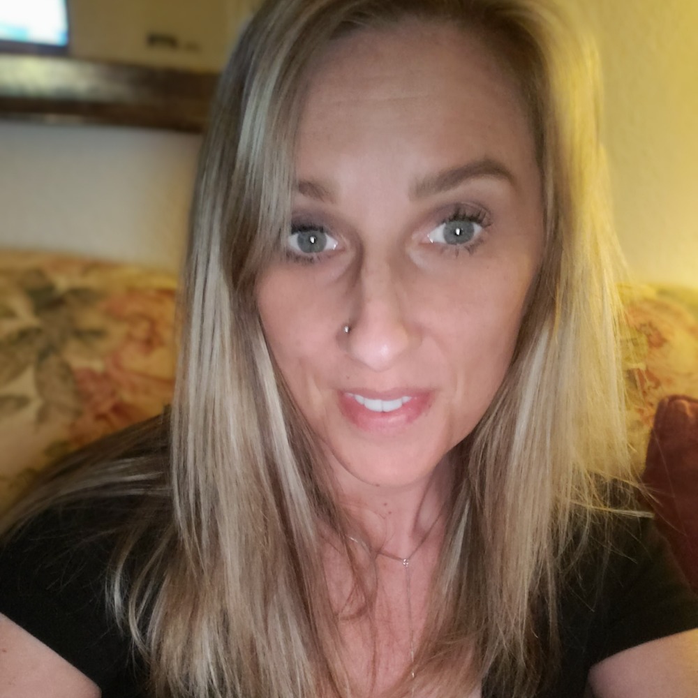 Meet your Posher, Juanita